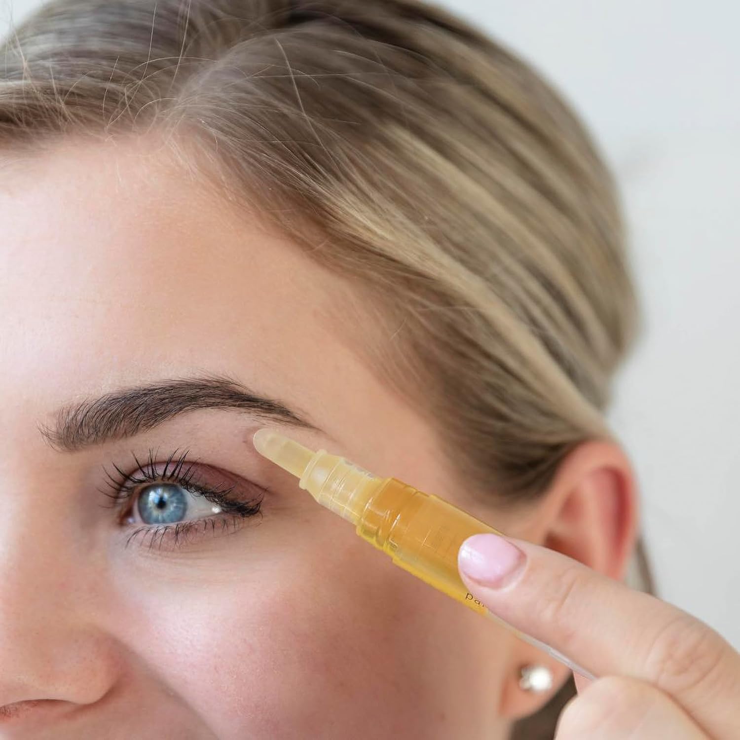 Brow Waxing Pen: What It Is, How to Use It & Why You’ll Love It